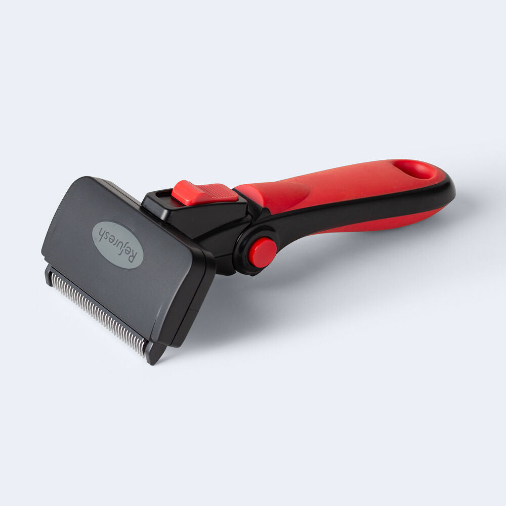 Refuresh Gentle Deshedding Brush for Short/Medium Hair - Red